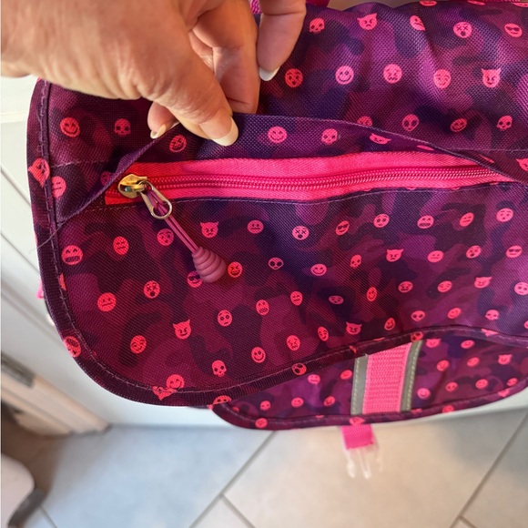 💜💗 BIXBEE~Adorable Backpack with adjustable straps~Great Condition💜💜 - Picture 8 of 16